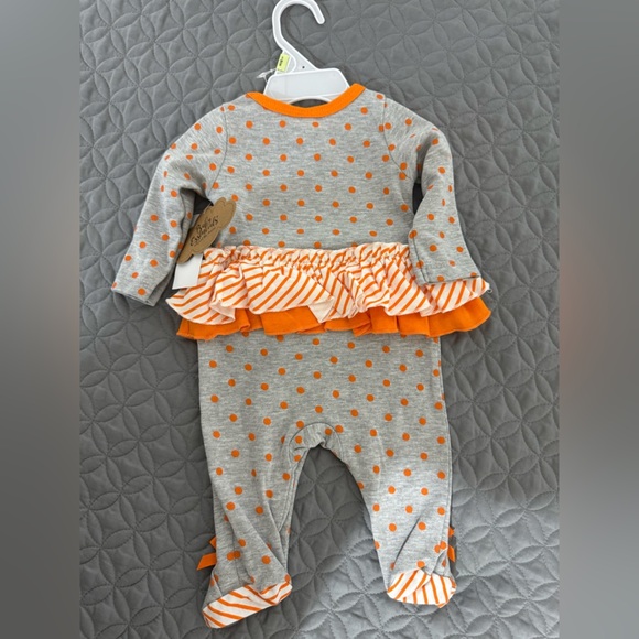 Baby Essentials Pumpkin Outfit - Picture 4 of 5